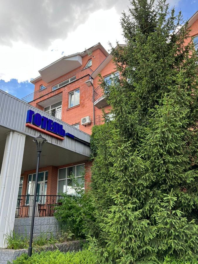 Готель Ягодин Starovoitove 外观 照片